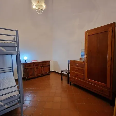 Silver Sands - Traditional - 4 Beds & Terrace By The Beach Apartment Finale Ligure
