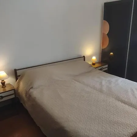 Apartman Silver Sands - Traditional - 4 Beds & Terrace By The Beach