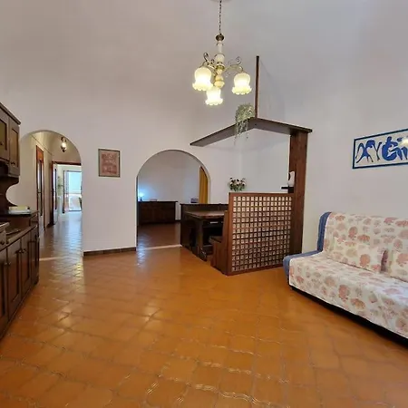 Silver Sands - Traditional - 4 Beds & Terrace By The Beach